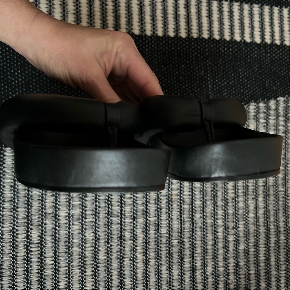 Jil Sander Thong Padded Sandal in Black - Picture 12 of 16